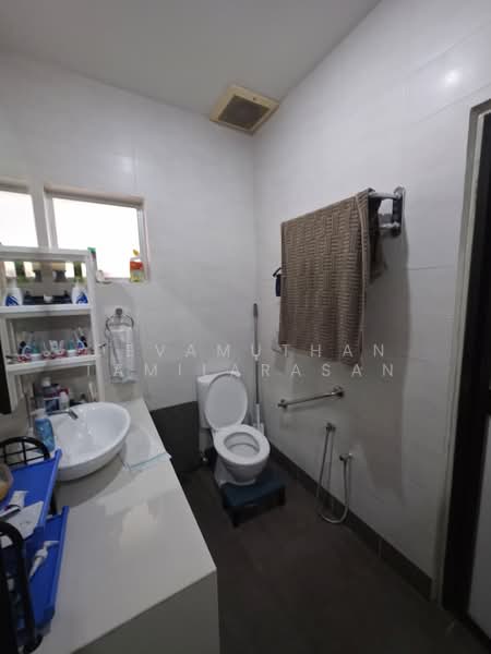 Rumah Banglo untuk Dijual di Seksyen 12 (Petaling Jaya) - Devamuthan Tamilarasan - Bathroom - PropertyGuru.com.my
