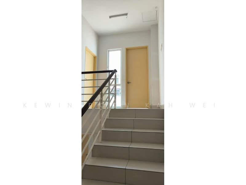 Rumah Teres 3 Tingkat untuk Dijual di Gombak (Kuala Lumpur) - Kewin Poon Kah Wei - Corridor - PropertyGuru.com.my