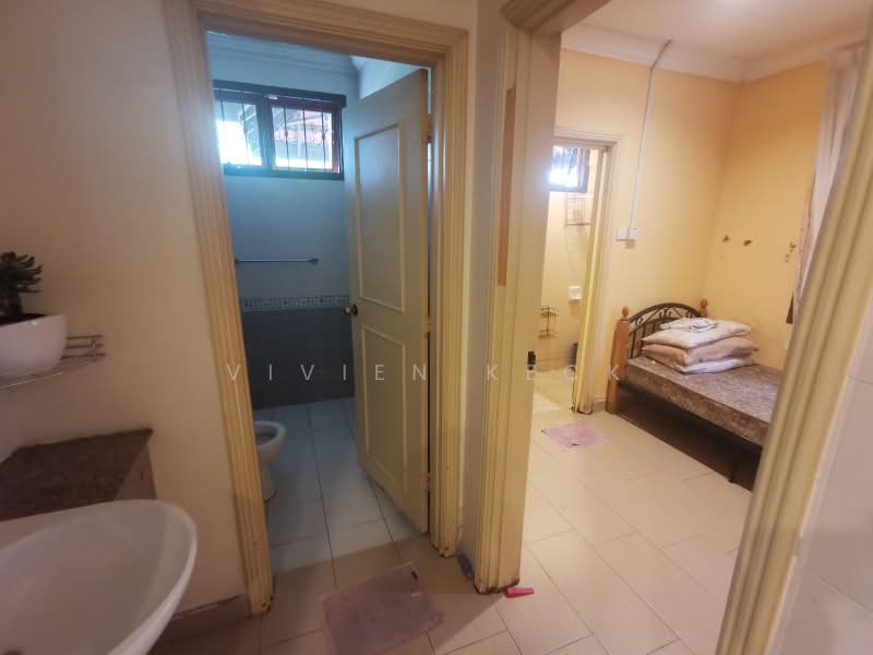 Semi-Detached House for Sale in Johor Bahru (Johor) - Vivien Keck - Bathroom - PropertyGuru.com.my