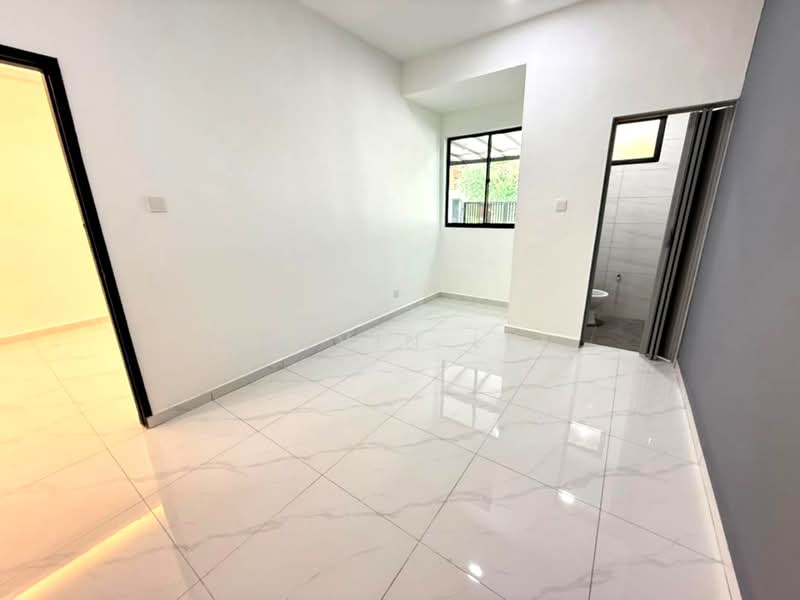 Rumah Teres 1 Tingkat untuk Dijual di Bandar Seri Alam (Masai) - Calvin Lee - PropertyGuru.com.my
