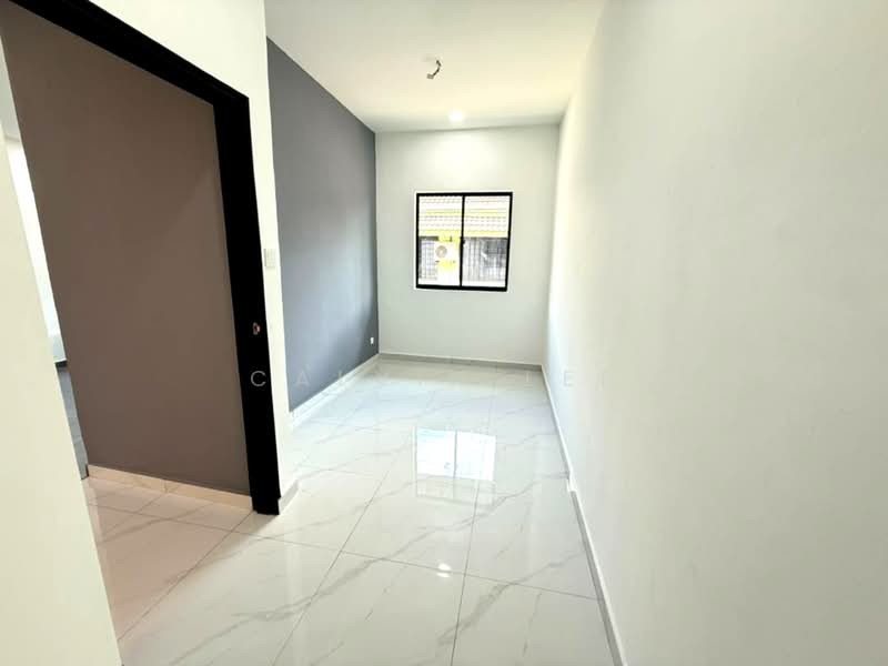 Rumah Teres 1 Tingkat untuk Dijual di Bandar Seri Alam (Masai) - Calvin Lee - PropertyGuru.com.my