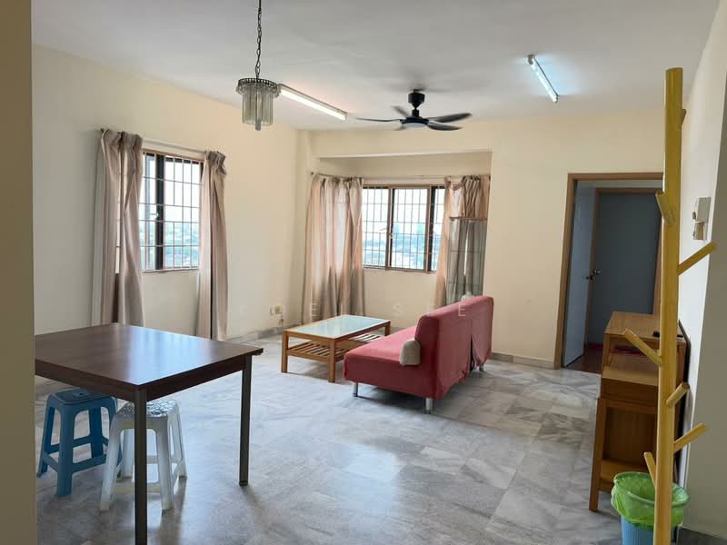 Pangsapuri untuk Dijual di Aman Puri Apartment - Koei See - Living Room - PropertyGuru.com.my