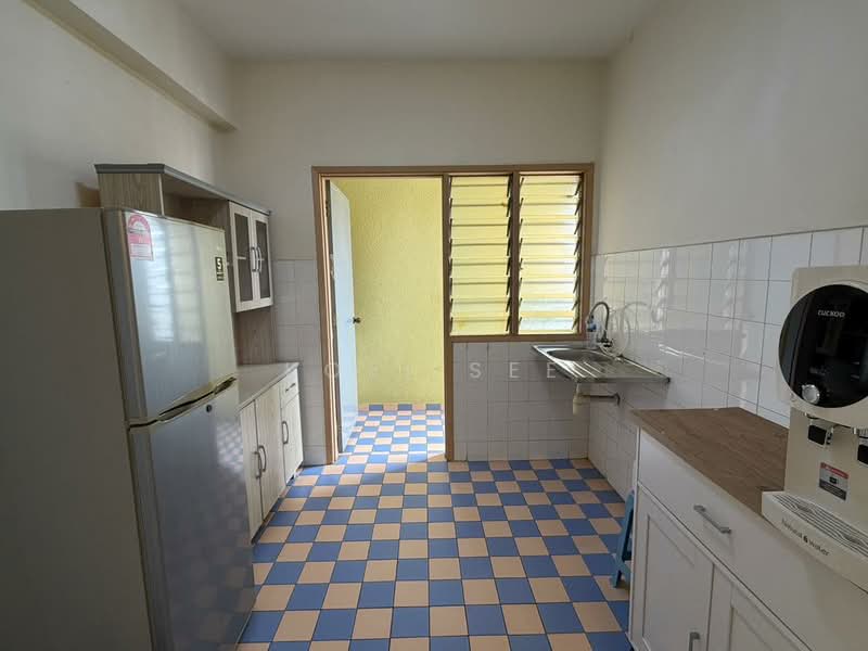 Pangsapuri untuk Dijual di Aman Puri Apartment - Koei See - Kitchen - PropertyGuru.com.my