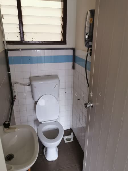 1-storey Terraced House for Sale in Johor Bahru (Johor) - Vivien Keck - Bathroom - PropertyGuru.com.my