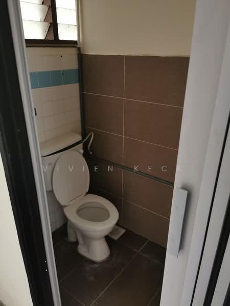 1-storey Terraced House for Sale in Johor Bahru (Johor) - Vivien Keck - Bathroom - PropertyGuru.com.my