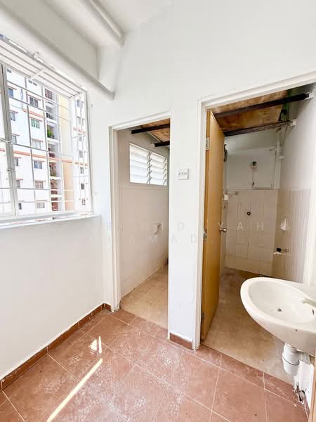 Apartment for Sale at Apartment Permai - Noor Hidayah Mohamad Noor - Bathroom - PropertyGuru.com.my