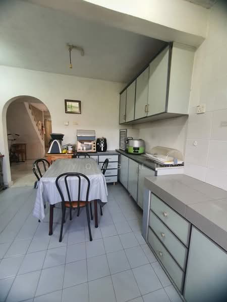 Rumah Teres untuk Disewa di Taman Sri Amar (Johor Bahru) - Au Yong Lucy - Kitchen - PropertyGuru.com.my