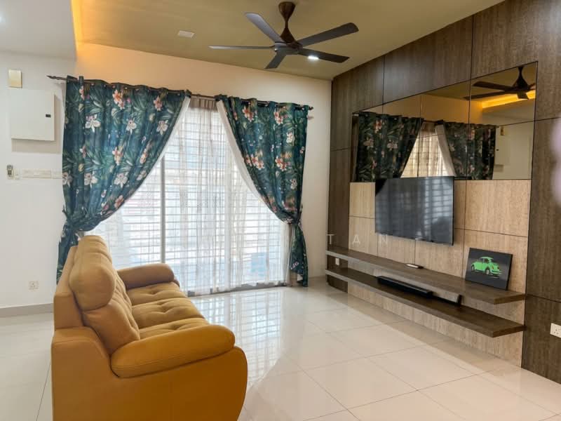 2-storey Terraced House for Rent in Kota Kemuning (Shah Alam) - Esther Tan - Living Room - PropertyGuru.com.my