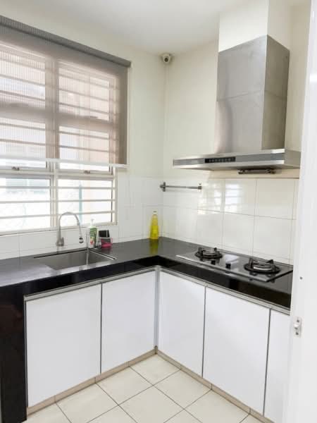 2-storey Terraced House for Rent in Kota Kemuning (Shah Alam) - Esther Tan - Kitchen - PropertyGuru.com.my