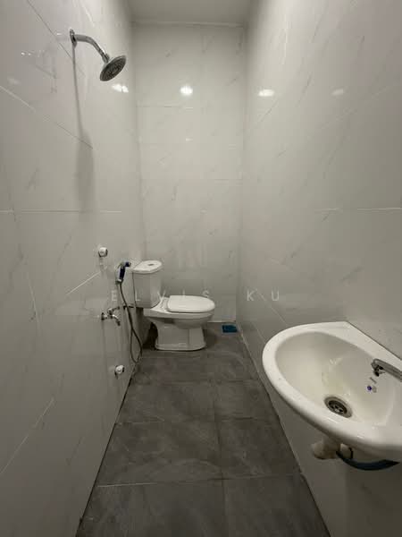 Rumah Teres 2 Tingkat untuk Dijual di Taman Johor Jaya (Johor Bahru) - Elvis Ku - Bathroom - PropertyGuru.com.my