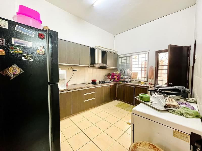 2-storey Terraced House for Sale in Bandar Nusaputra (Puchong) - Mahirah . - Kitchen - PropertyGuru.com.my