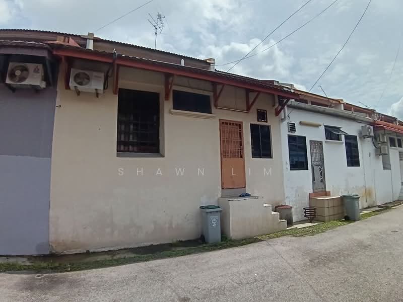 1-storey Terraced House for Sale in Taman Molek (Johor Bahru) - Shawn Lim - PropertyGuru.com.my