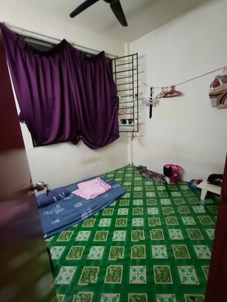 Flat for Sale at Rumah Pangsa Orkid - Tommy Phua - Bedroom - PropertyGuru.com.my