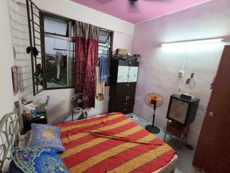 Flat for Sale at Rumah Pangsa Orkid - Tommy Phua - Bedroom - PropertyGuru.com.my
