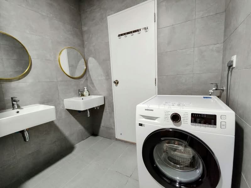 Servis Apartment untuk Disewa di Cubic Botanical - Khew Zi Xian - Bathroom - PropertyGuru.com.my