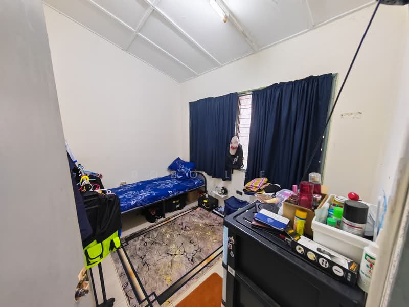 1-storey Terraced House for Sale in Jalan Klang Lama (Old Klang Road) (Kuala Lumpur) - Bobo Lee - Bedroom - PropertyGuru.com.my