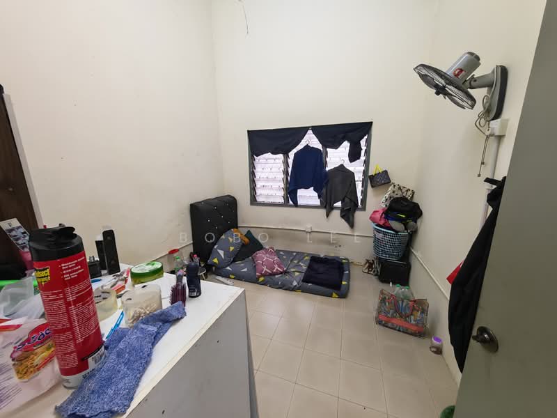 1-storey Terraced House for Sale in Jalan Klang Lama (Old Klang Road) (Kuala Lumpur) - Bobo Lee - Bedroom - PropertyGuru.com.my