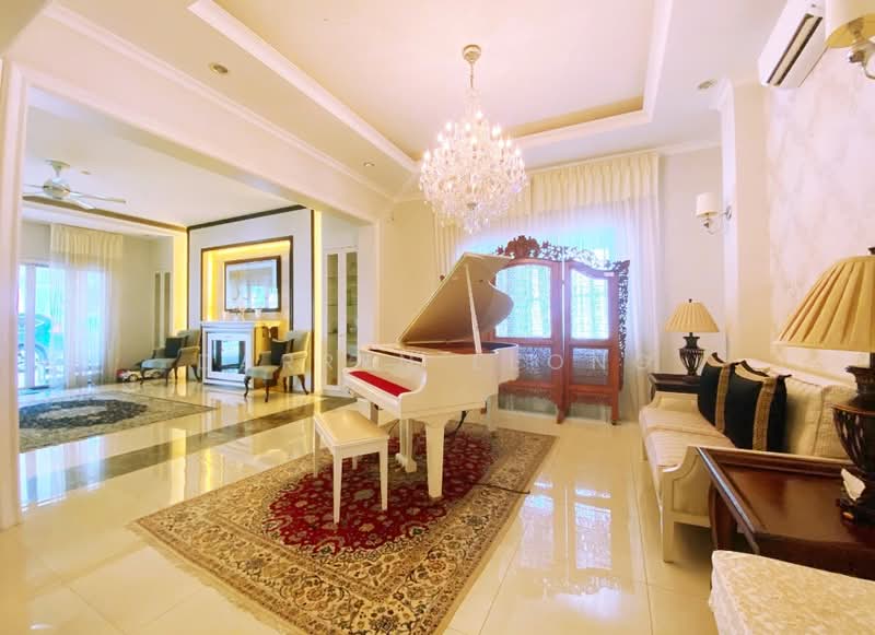Bungalow for Rent in D' Villa Botany (Petaling Jaya) - Darren Leong - Living Room - PropertyGuru.com.my