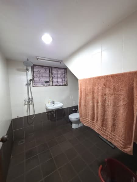 Rumah Banglo untuk Dijual di Seksyen 14 (Petaling Jaya) - Devamuthan Tamilarasan - Bathroom - PropertyGuru.com.my