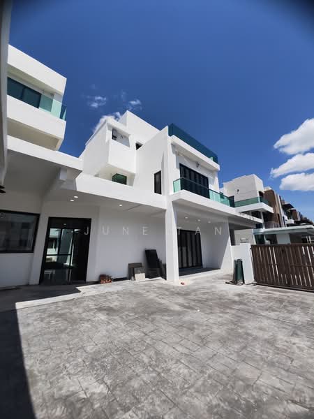 Rumah Berkembar untuk Dijual di Taman Sinar Mahkota (Cheras) - June Tan - PropertyGuru.com.my