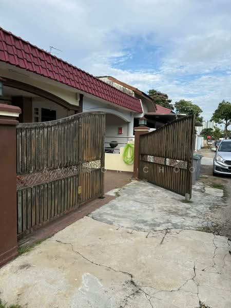 1-storey Terraced House for Sale in Bukit Indah (Iskandar Puteri (Nusajaya)) - Jameson Choo - Exterior - PropertyGuru.com.my