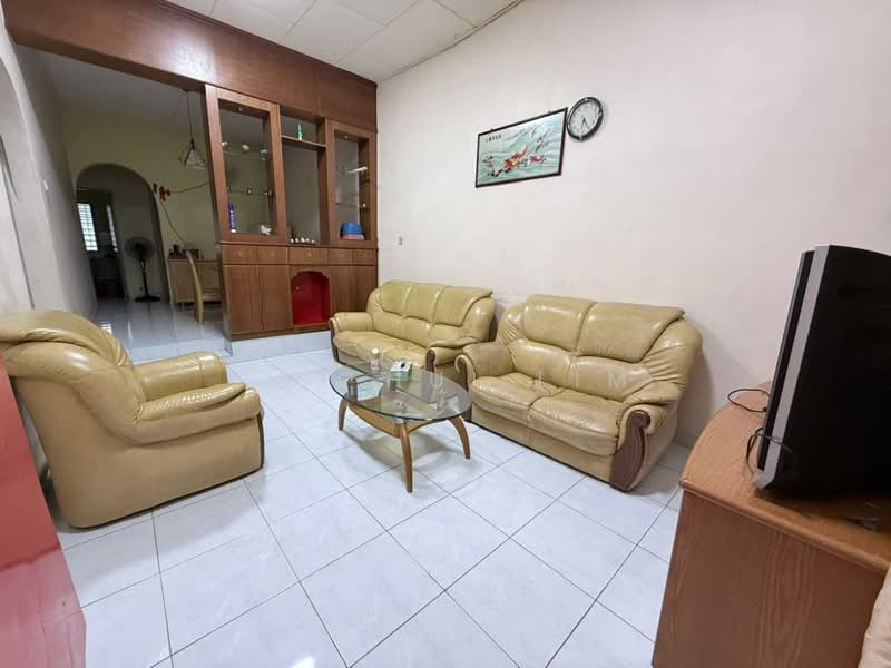 Rumah Teres 1 Tingkat untuk Dijual di Simpang Renggam (Johor) - Hui Hui Lim - Living Room - PropertyGuru.com.my
