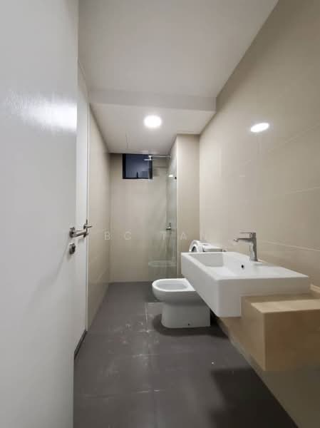 Servis Apartment untuk Disewa di United Point (Residensi Berpadu) - BC TAN - Bathroom - PropertyGuru.com.my