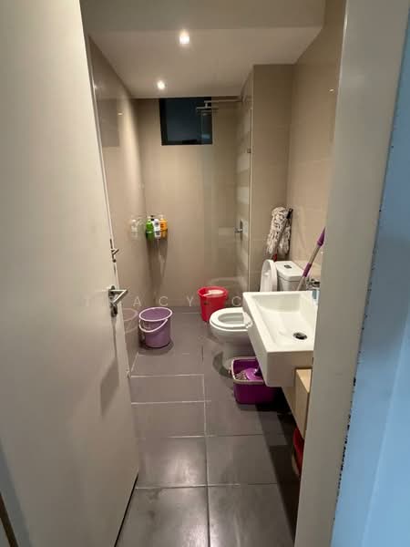 Servis Apartment untuk Dijual di United Point (Residensi Berpadu) - Tracy Chai - Bathroom - PropertyGuru.com.my