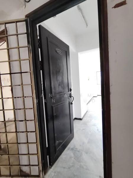 Apartment for Sale at Tasik Heights Apartment - Wan Azemi Wan Daud - Entrance - PropertyGuru.com.my