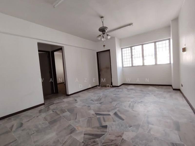Apartment for Sale at Tasik Heights Apartment - Wan Azemi Wan Daud - Living Room - PropertyGuru.com.my