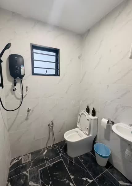 Rumah Teres 2-Tingkat untuk Dijual di Taman Taming Jaya (Balakong) - Shu Wai - Bathroom - PropertyGuru.com.my