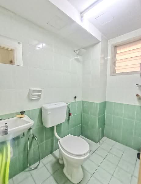 Apartment for Sale at Pangsapuri Subang Suria - Amirun Kinanah - Bathroom - PropertyGuru.com.my