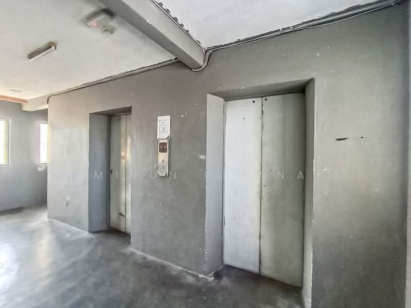 Apartment for Sale at Pangsapuri Subang Suria - Amirun Kinanah - Corridor - PropertyGuru.com.my