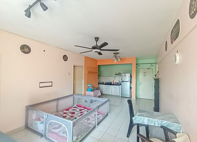 Apartment for Sale at Pangsapuri Subang Suria - Amirun Kinanah - Living Room - PropertyGuru.com.my