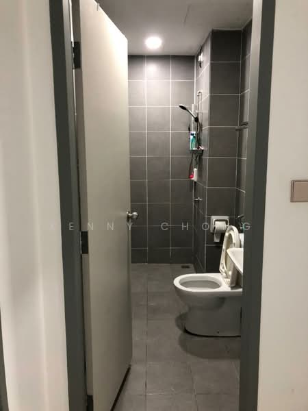 Servis Apartment untuk Dijual di V-Residensi 2 - Kenny Chong - Bathroom - PropertyGuru.com.my