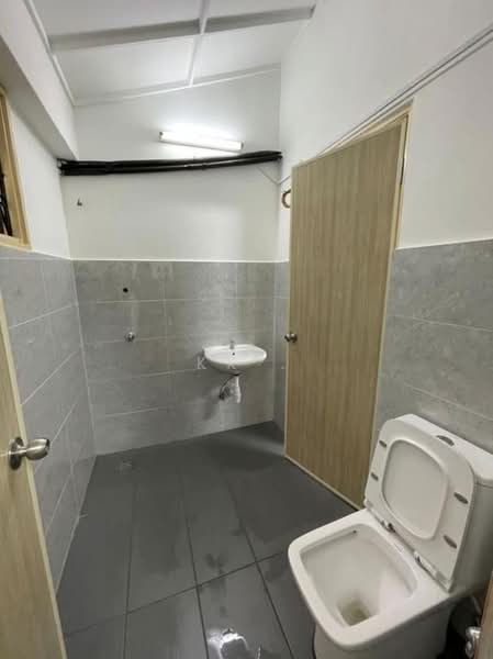 2.5-storey Terraced House for Rent in Taman Seputeh (Seputeh) - KK . - Bathroom - PropertyGuru.com.my
