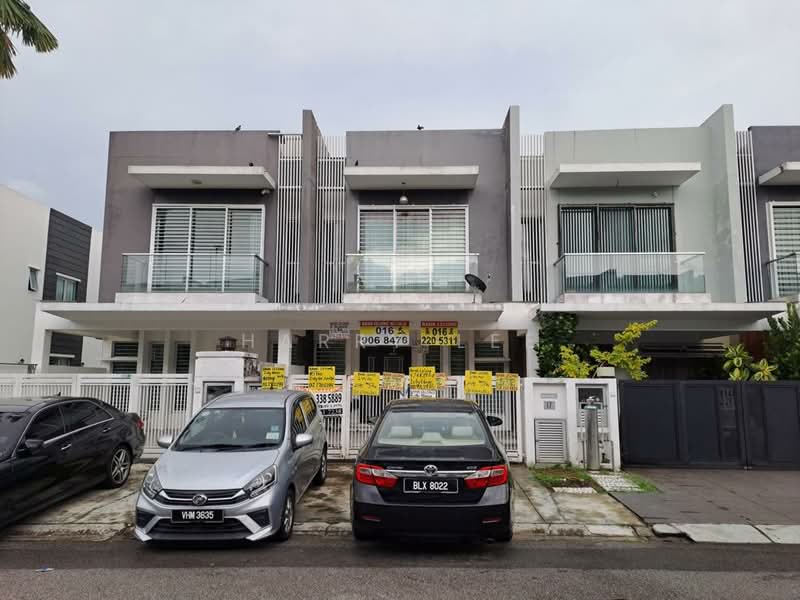 Rumah Teres 2 Tingkat untuk Dijual di Taman Lestari Putra (Seri Kembangan) - Harry Lee - Exterior - PropertyGuru.com.my