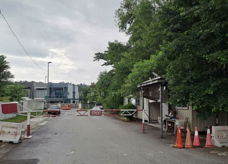 Rumah Teres 2 Tingkat untuk Dijual di Taman Lestari Putra (Seri Kembangan) - Harry Lee - Exterior - PropertyGuru.com.my