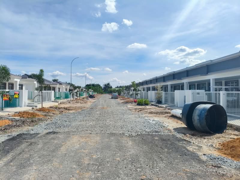 1-storey Terraced House for Sale in Taman Bentara (Kuala Selangor) - John Tee - Exterior - PropertyGuru.com.my