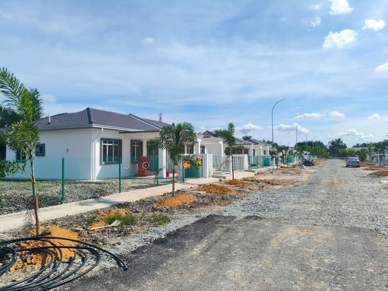 Semi-Detached House for Sale in Taman Bentara (Kuala Selangor) - John Tee - Exterior - PropertyGuru.com.my