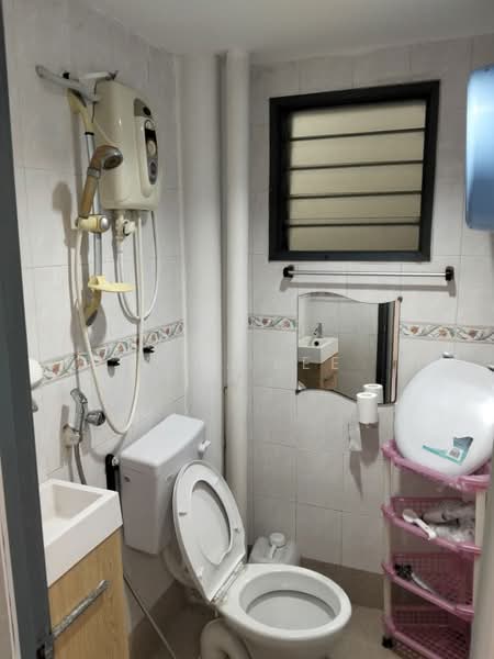 Kondominium untuk Disewa di Plaza Serdang Raya - Y.H. Lee - Bathroom - PropertyGuru.com.my