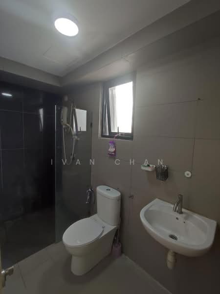 Servis Apartment untuk Dijual di Avenue D'Vogue - Ivan Chan - Bathroom - PropertyGuru.com.my