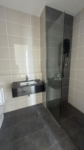 Kondominium untuk Dijual di The Maple Residences - Naomie Tan - Bathroom - PropertyGuru.com.my