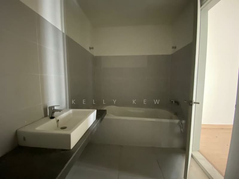 Kondominium untuk Dijual di X2 Residency - Kelly Kew - Bathroom - PropertyGuru.com.my
