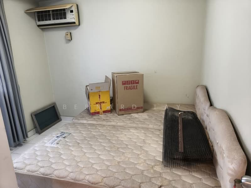 Kondominium untuk Dijual di Bayu Angkasa - Bernard Tay - Bedroom - PropertyGuru.com.my