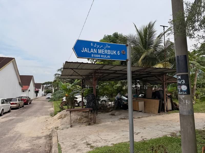 1-storey Terraced House for Sale in Bandar Putra (Kulai) - Fu Heng Chong - Exterior - PropertyGuru.com.my