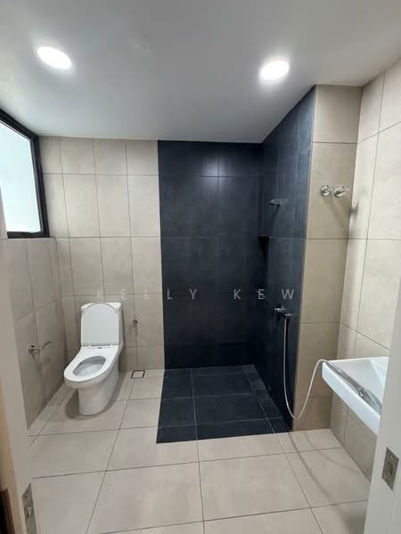 Terraced House for Rent in Taman Bukit Serdang (Seri Kembangan) - Kelly Kew - Bathroom - PropertyGuru.com.my