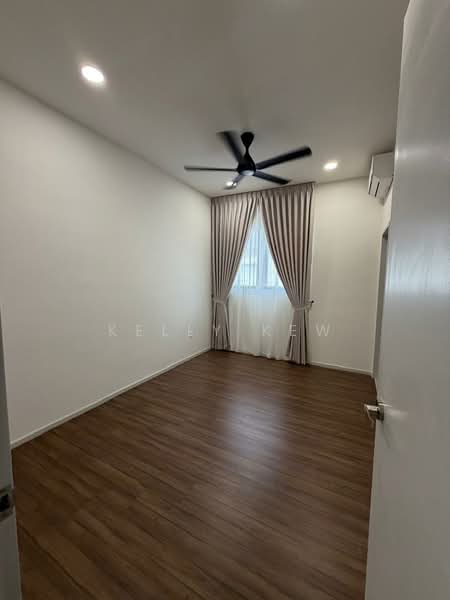 Terraced House for Rent in Taman Bukit Serdang (Seri Kembangan) - Kelly Kew - Bedroom - PropertyGuru.com.my