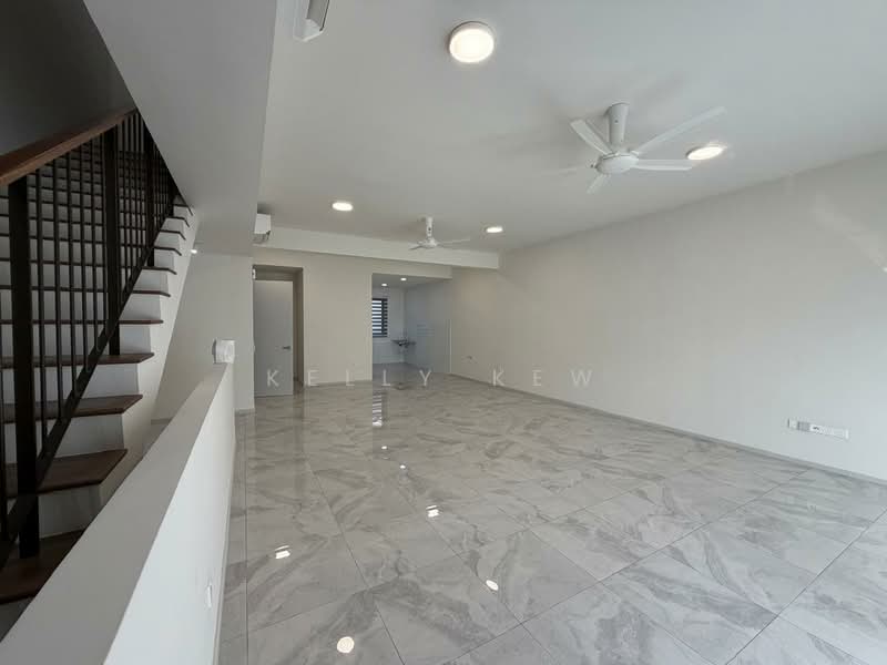 Terraced House for Rent in Taman Bukit Serdang (Seri Kembangan) - Kelly Kew - Living Room - PropertyGuru.com.my
