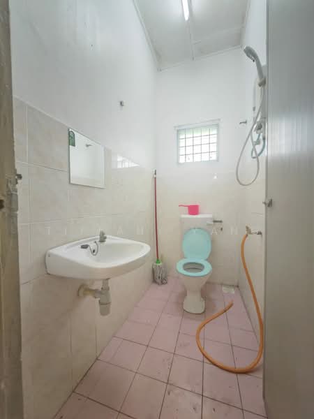 Rumah Berkembar untuk Dijual di Taman Bukit Bujang (Kuala Kubu Bharu) - Tiffany Yang - Bilik Mandi - PropertyGuru.com.my